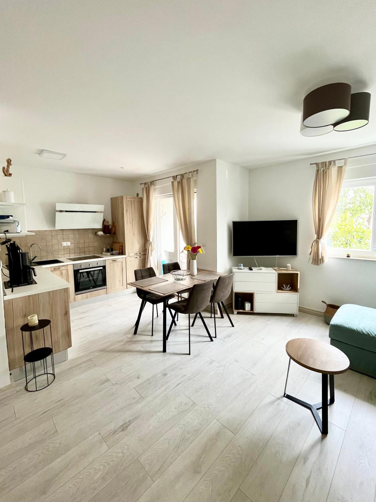 Apartment Laura Podstrana Zewnętrze zdjęcie