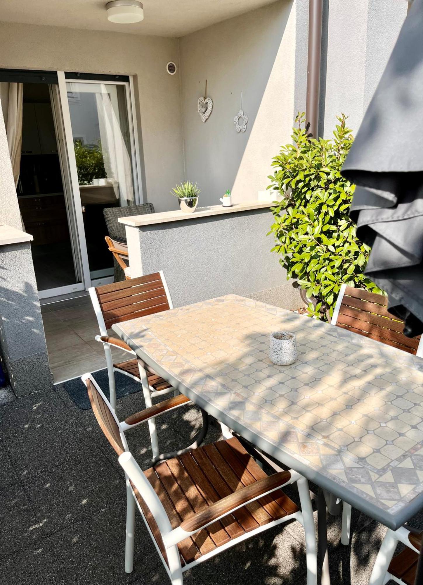 Apartment Laura Podstrana Zewnętrze zdjęcie